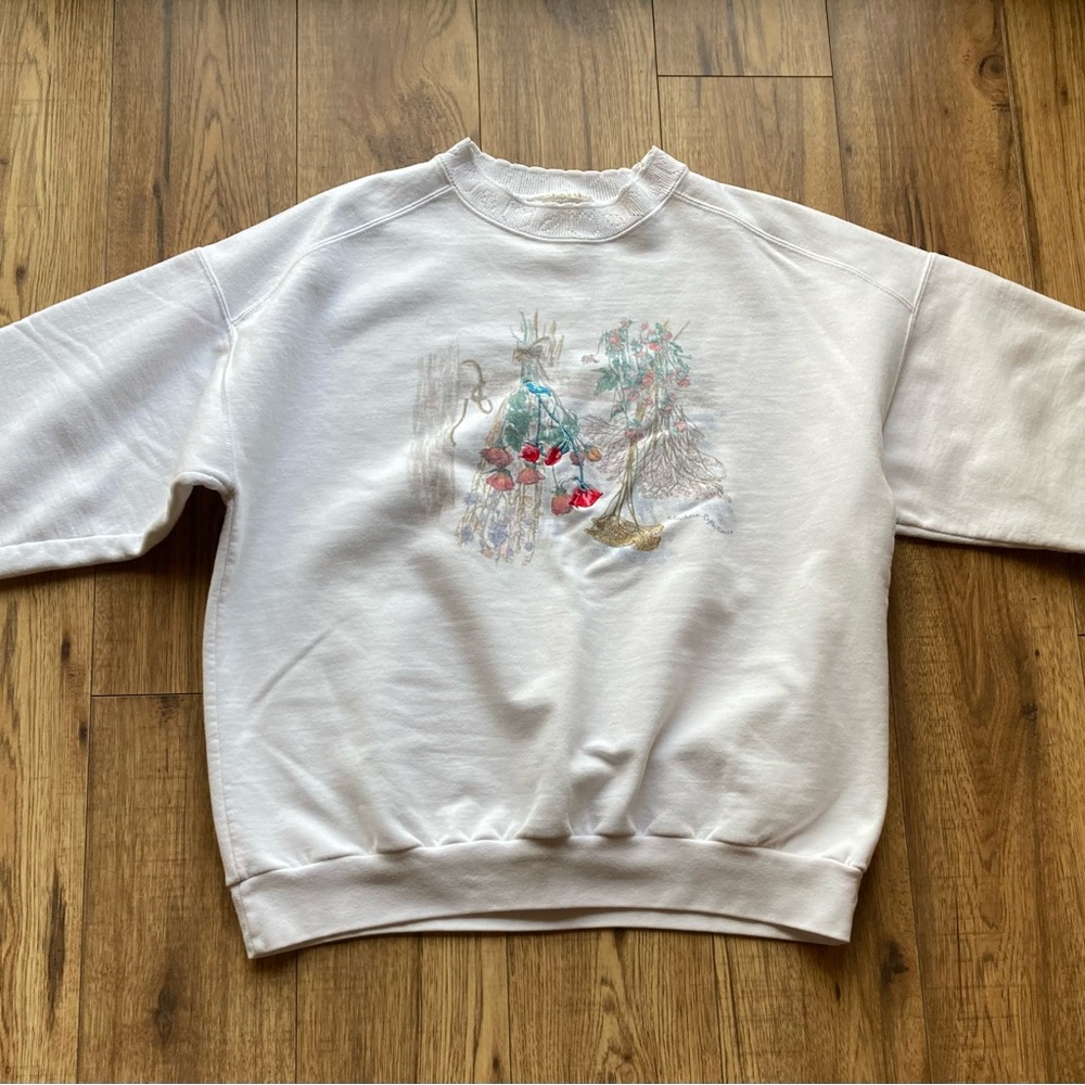 *SOLD* Embroidered cottage core vintage northern reflection crew neck